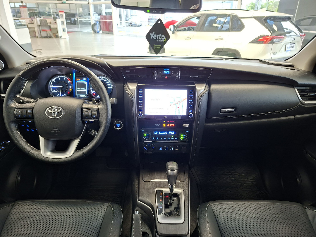 HILUX SW4 2.8 D-4D TURBO DIESEL SRX 4X4 AUTOMÁTICO7