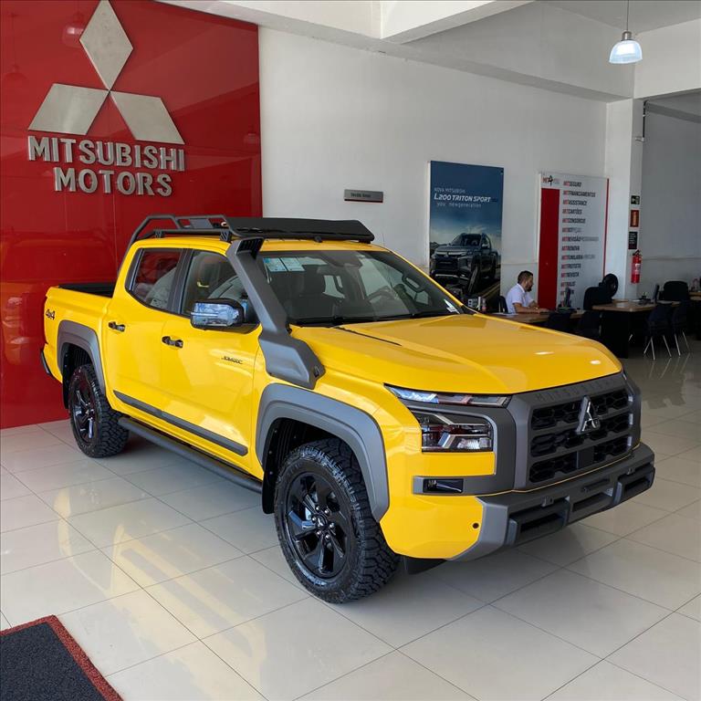 Mitsubishi-TRITON-2.4 BITURBO DIESEL CD KATANA 4X4 AUTOMÁTICO