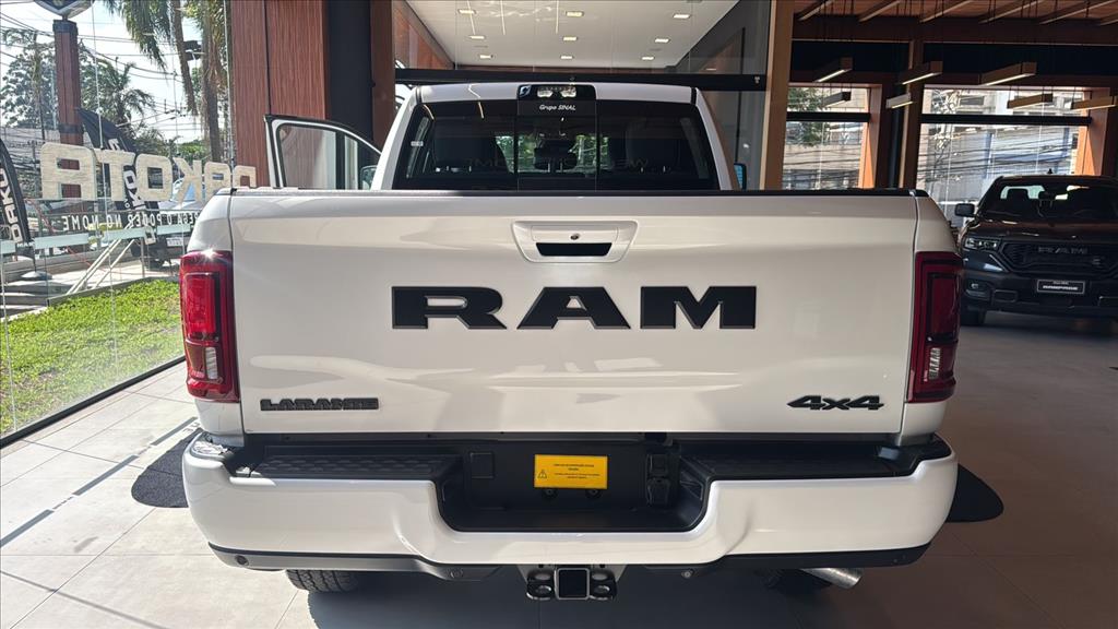 3500 6.7 I6 TURBO DIESEL LARAMIE NIGHT EDITION CD 4X4  AUTOMÁTICO1