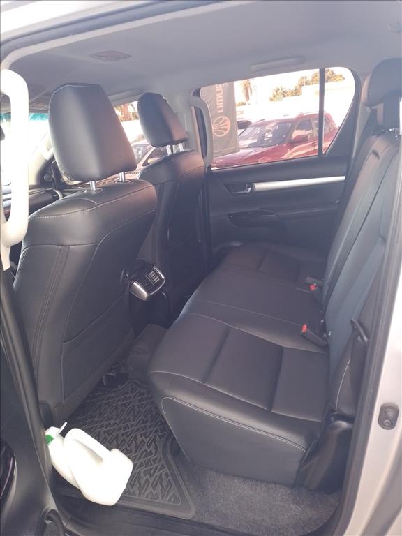 HILUX 2.8 D-4D TURBO DIESEL CD SRV 4X4 AUTOMÁTICO11