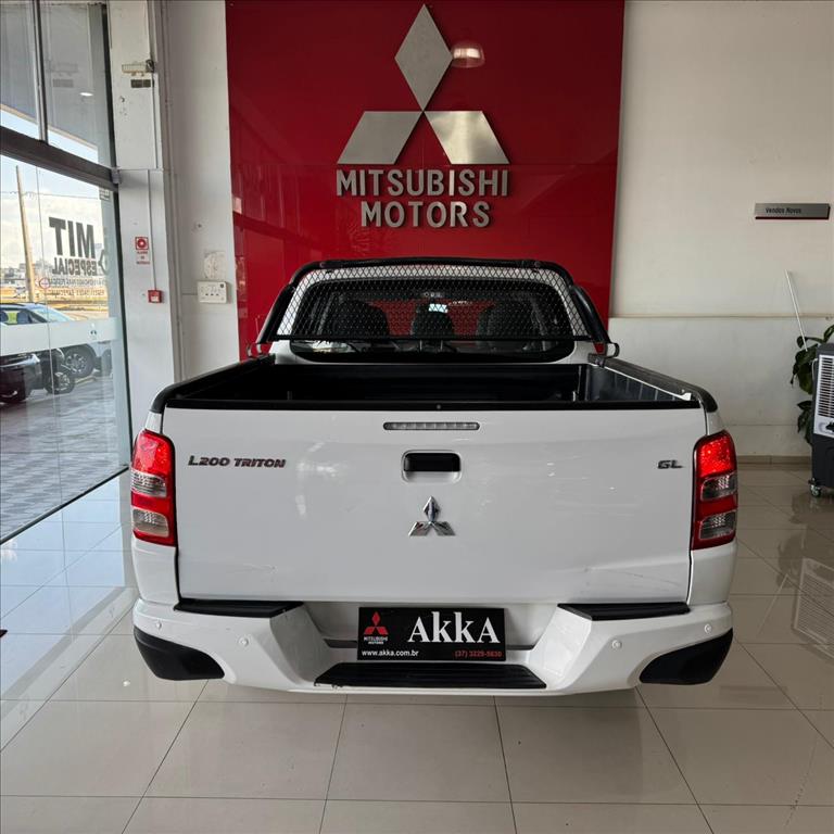 Mitsubishi-L200 TRITON-2.4 16V TURBO DIESEL GL CD 4X4 MANUAL