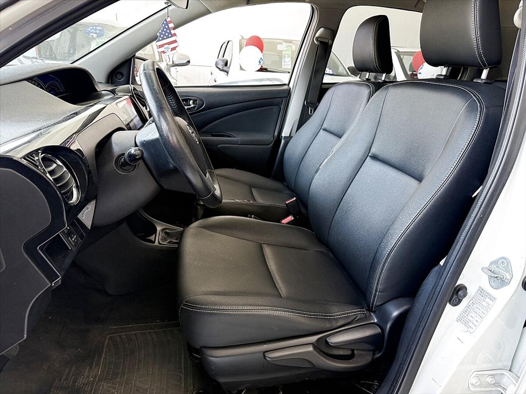 Toyota Etios - 1.5 XLS 16V FLEX 4P MANUAL