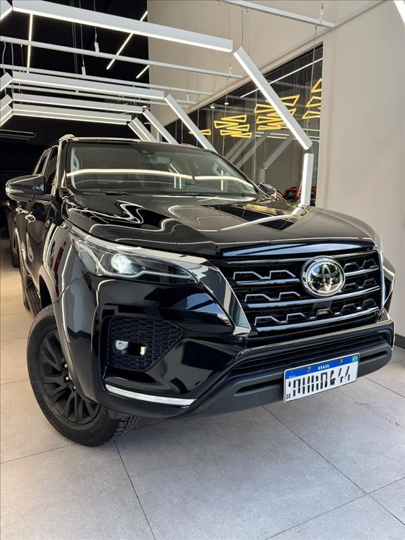 HILUX SW4 2.8 D-4D TURBO DIESEL SRX 7L 4X4 AUTOMÁTICO2