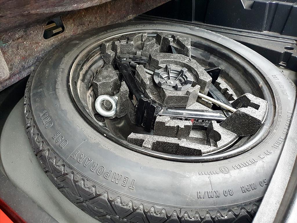 Volvo V40 - 2.0 T4 KINETIC GASOLINA 4P AUTOMÁTICO