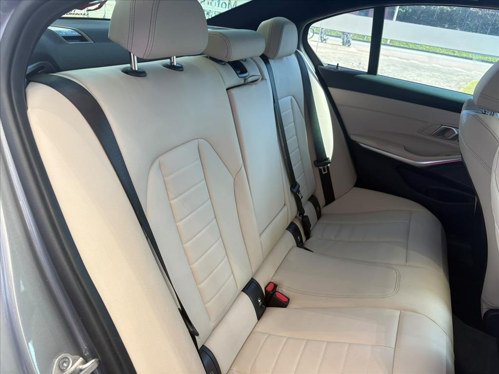 BMW-320i-2.0 16V TURBO FLEX M SPORT AUTOMÁTICO