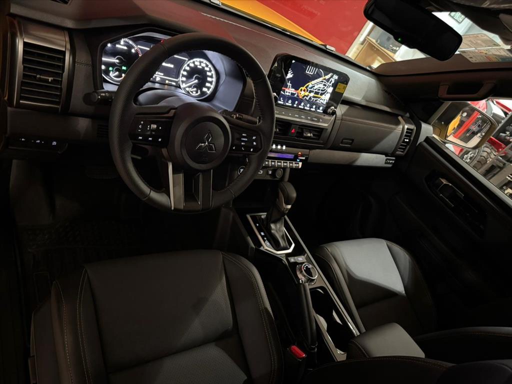 Mitsubishi-TRITON-2.4 BITURBO DIESEL CD SAVANA 4X4 AUTOMÁTICO