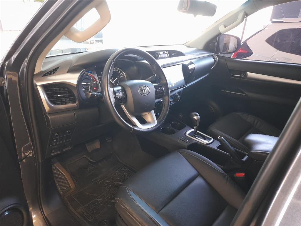 HILUX 2.8 D-4D TURBO DIESEL CD SR 4X4 AUTOMÁTICO9