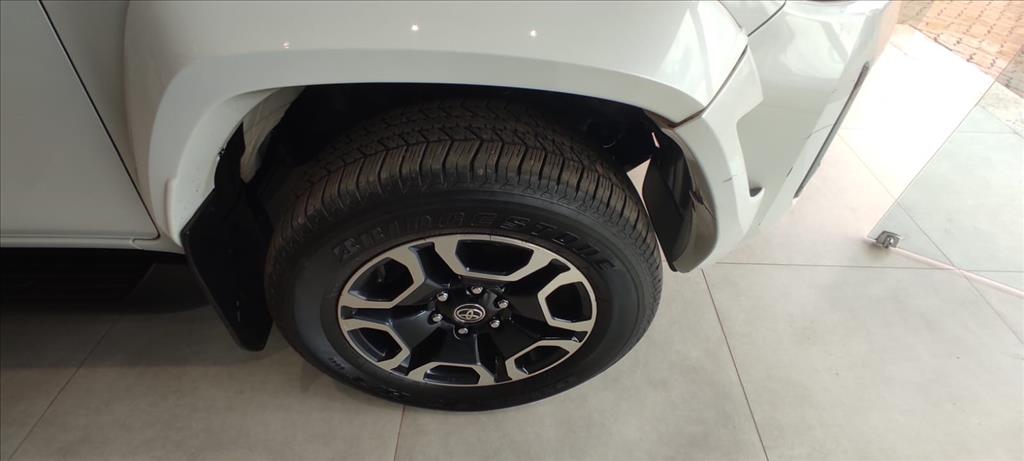 HILUX 2.8 D-4D TURBO DIESEL CD SRX 4X4 AUTOMÁTICO6