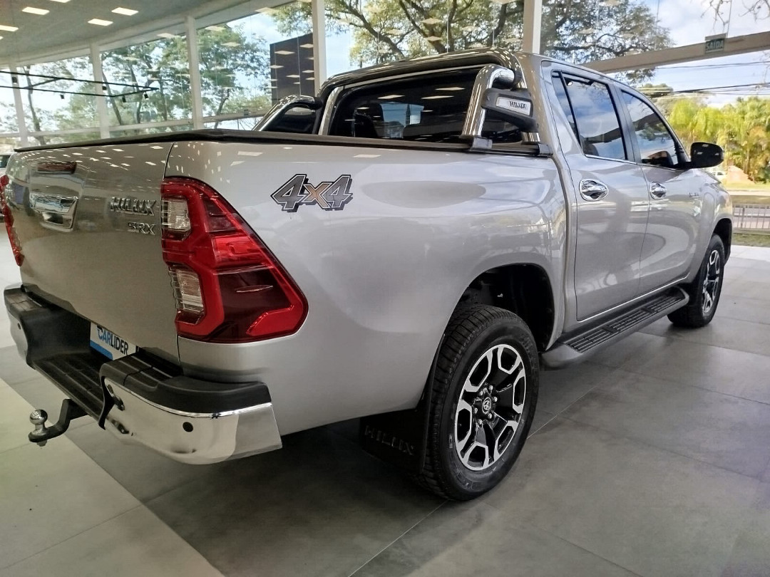 HILUX 2.8 D-4D TURBO DIESEL CD SRX 4X4 AUTOMÁTICO