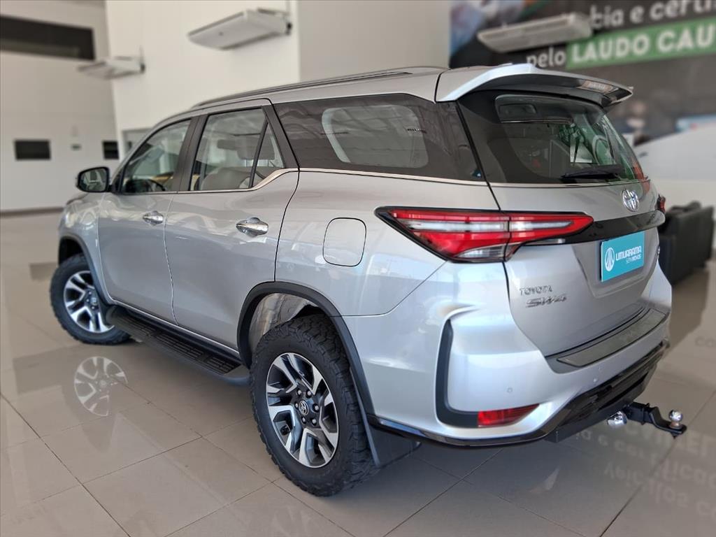 HILUX 2.8 D-4D TURBO DIESEL CD SRX 4X4 AUTOMÁTICO7