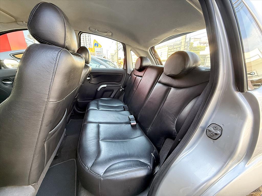 Citroën C3 - 1.6 EXCLUSIVE 16V FLEX 4P MANUAL