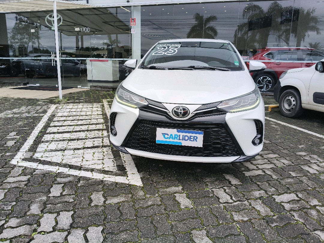 YARIS 1.5 16V FLEX SEDAN XLS CONNECT MULTIDRIVE