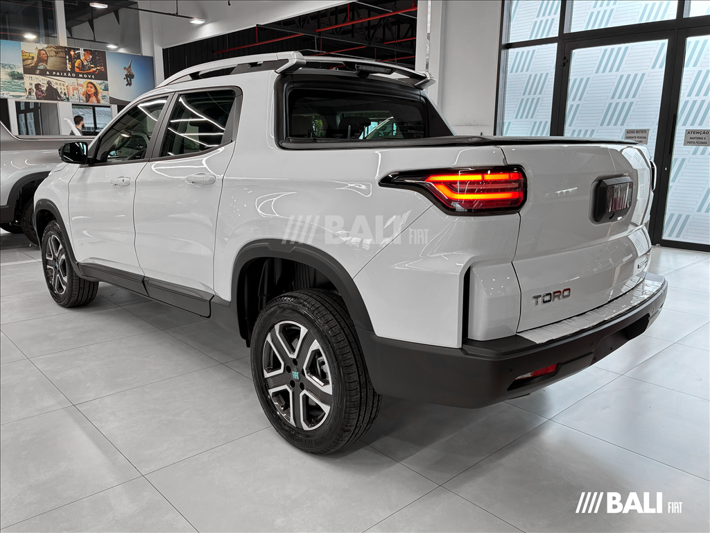 TORO 1.3 TURBO 270 FLEX FREEDOM AT64