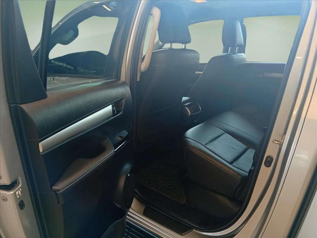 HILUX 2.8 D-4D TURBO DIESEL CD SRV 4X4 AUTOMÁTICO9
