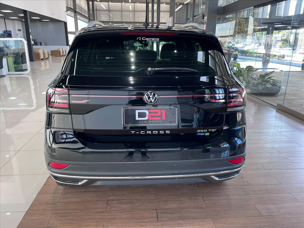 Volkswagen-T-CROSS-1.4 250 TSI TOTAL FLEX HIGHLINE AUTOMÁTICO