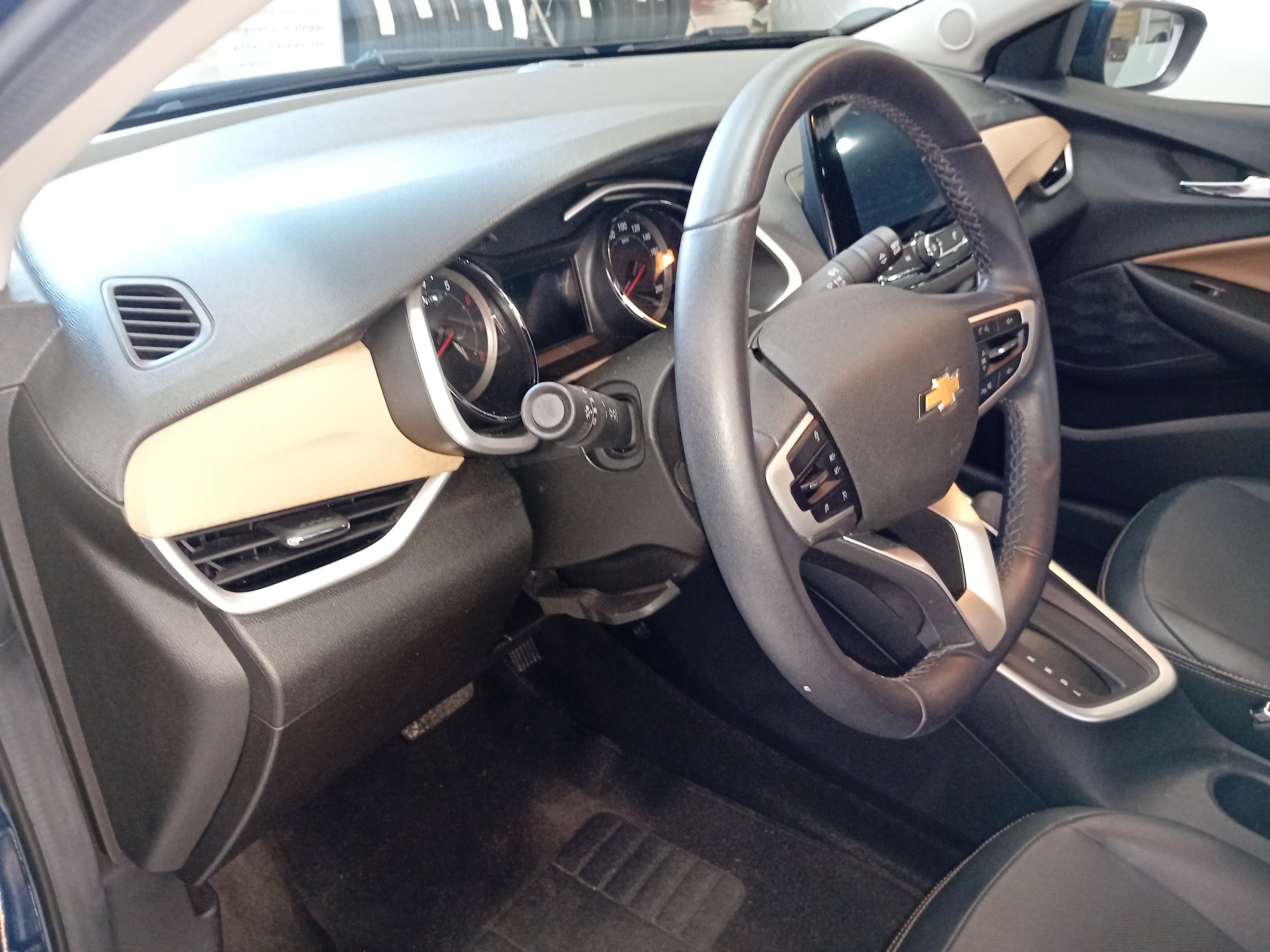 ONIX PLUS 1.0 TURBO FLEX PREMIER AUTOMÁTICO6