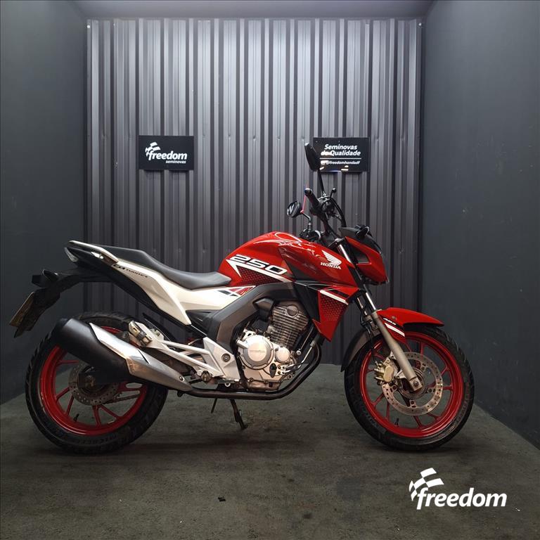 Moto HONDA do modelo CB TWISTER 2022/2022