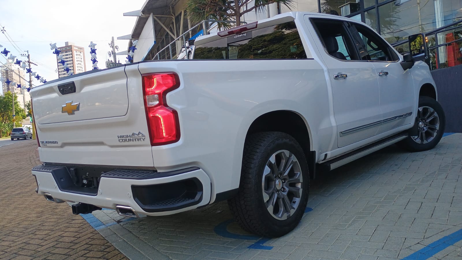 SILVERADO 5.3 V8 GASOLINA 1500 HIGH COUNTRY 4X4 AUTOMÁTICO3