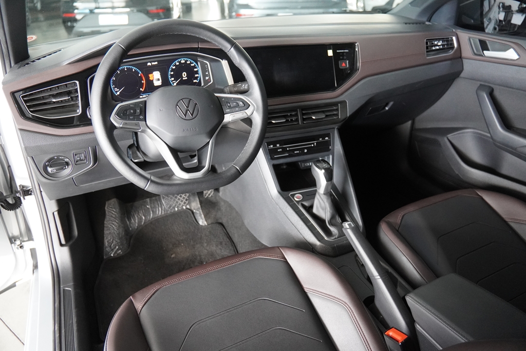 VIRTUS 1.0 200 TSI HIGHLINE AUTOMÁTICO9