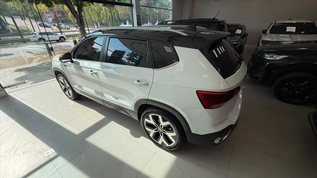 TAOS 1.4 250 TSI TOTAL FLEX HIGHLINE AUTOMÁTICO1