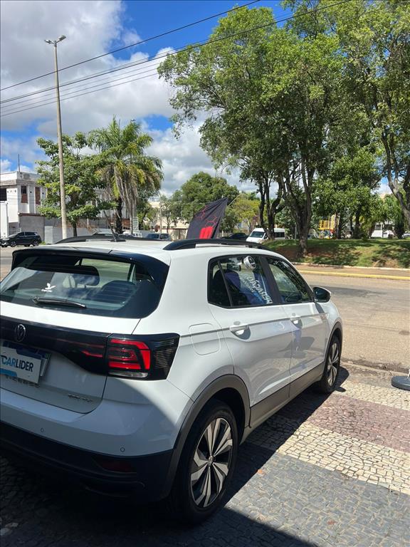 T-CROSS 1.0 200 TSI TOTAL FLEX AUTOMÁTICO2