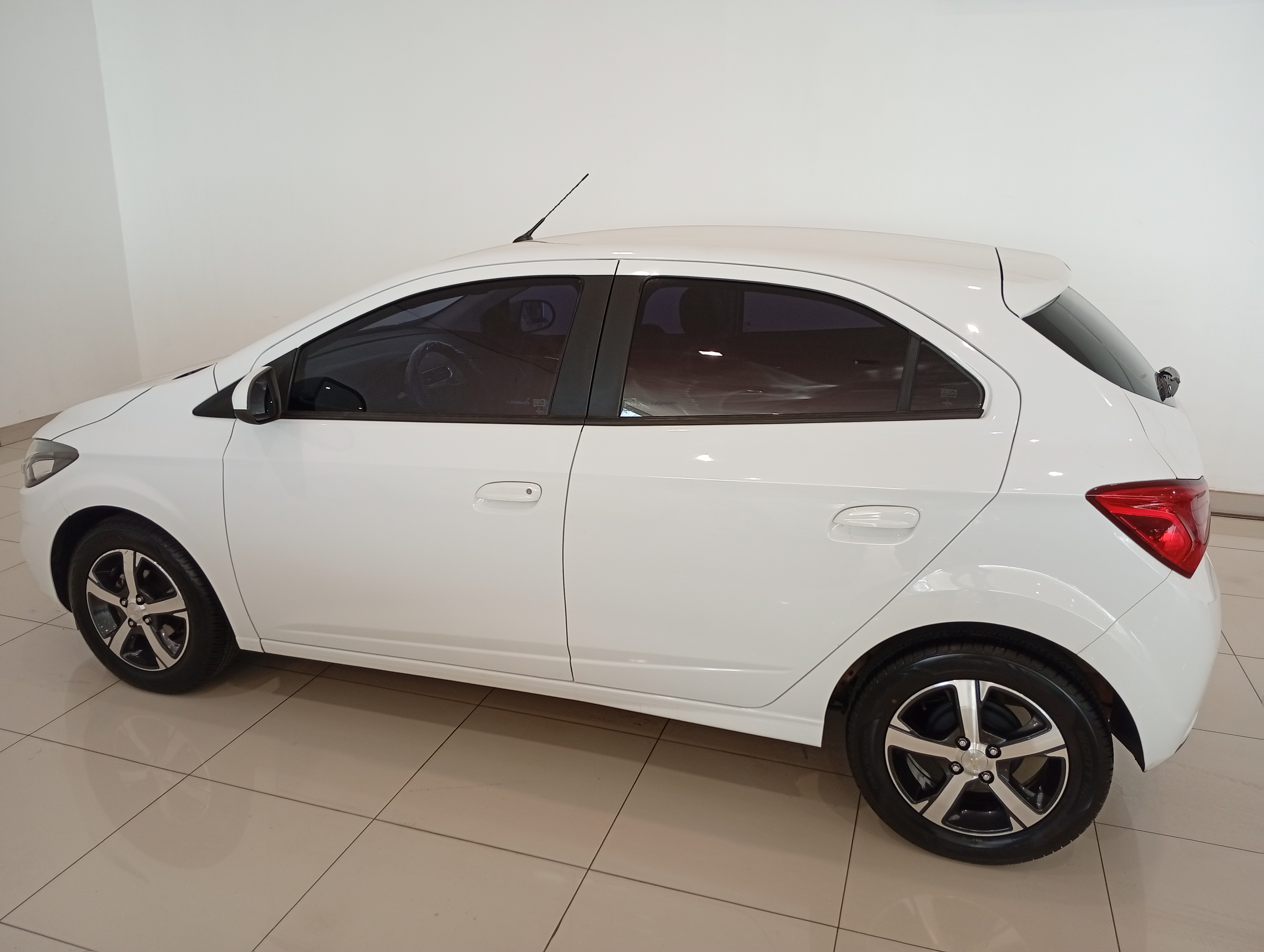 Chevrolet Onix 1.4 Mpfi LTZ 8V Flex 4P Manual - foto 6