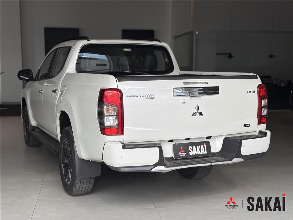 Mitsubishi-L200 TRITON-2.4 16V TURBO DIESEL SPORT HPE CD 4P 4X4 AUTOMÁTICO