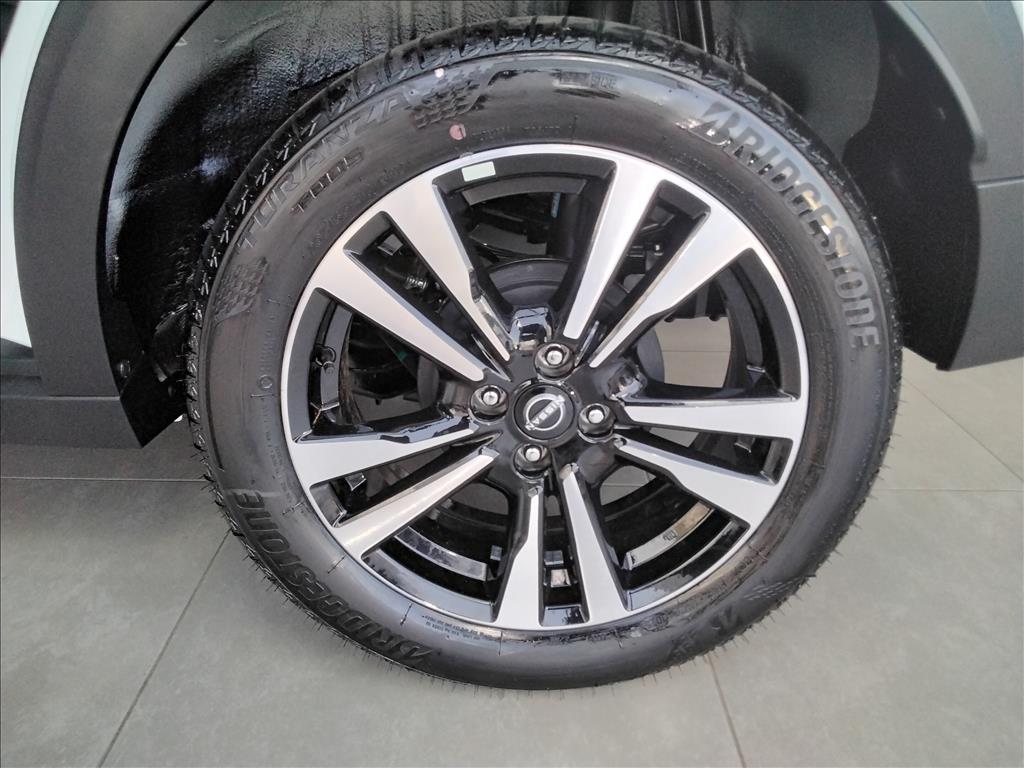 KICKS PLAY 1.6 16V FLEXSTART SENSE XTRONIC