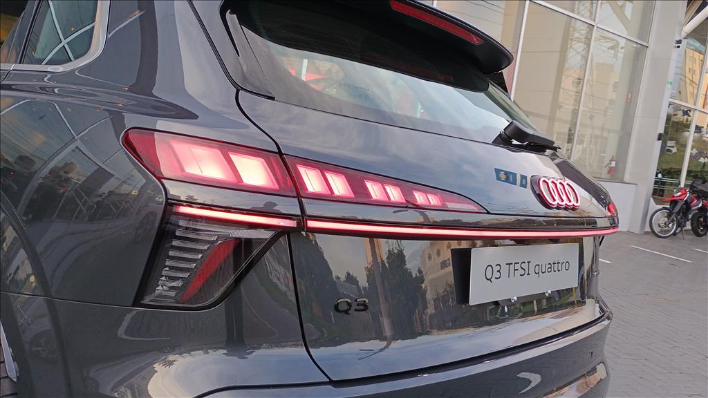 Q3 2.0 TFSI GASOLINA LAUNCH EDITION QUATTRO S TRONIC10