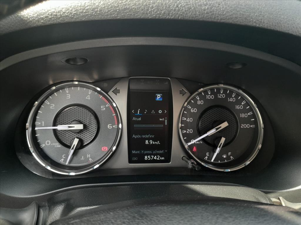 HILUX 2.8 D-4D TURBO DIESEL CD SR 4X4 AUTOMÁTICO6