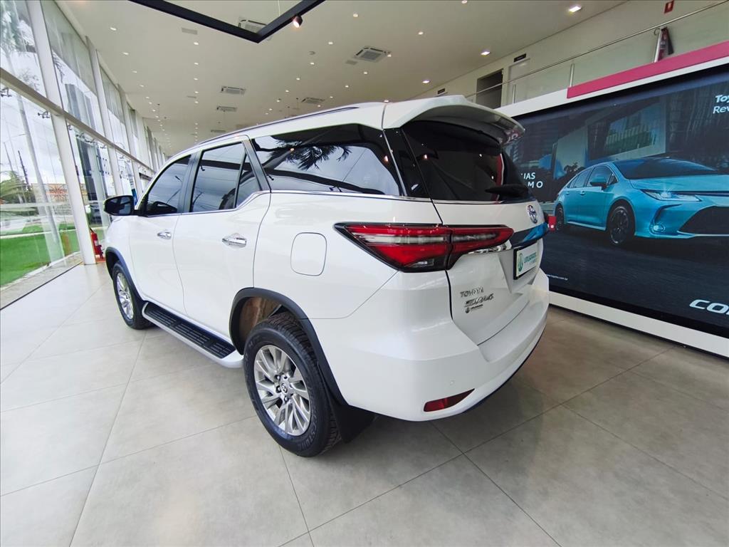 HILUX SW4 2.8 D-4D TURBO DIESEL SRX 7L 4X4 AUTOMÁTICO9