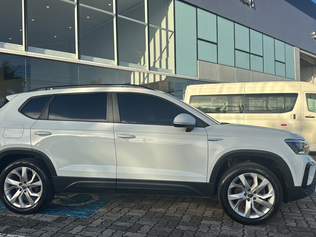 TAOS 1.4 250 TSI TOTAL FLEX COMFORTLINE AUTOMÁTICO2