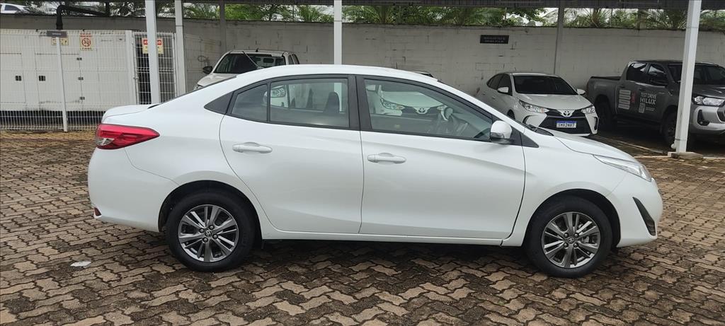 YARIS 1.5 16V FLEX SEDAN XL PLUS CONNECT MULTIDRIVE6