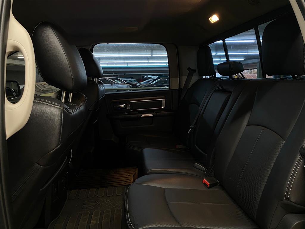 CLASSIC 5.7 V8 GASOLINA LARAMIE CD 4X4 AUTOMÁTICO7