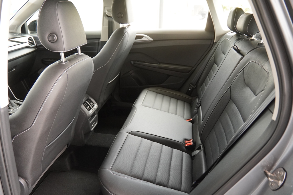 TAOS 1.4 250 TSI TOTAL FLEX HIGHLINE AUTOMÁTICO10