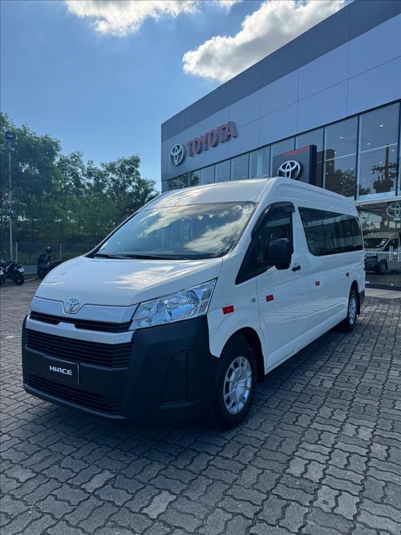 HIACE 2.8 D-4D TURBO DIESEL MINIBUS 15+1 DX AUTOMÁTICO1