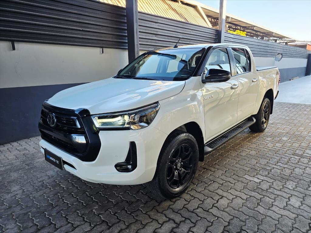 HILUX 2.8 D-4D TURBO DIESEL CD SRX 4X4 AUTOMÁTICO