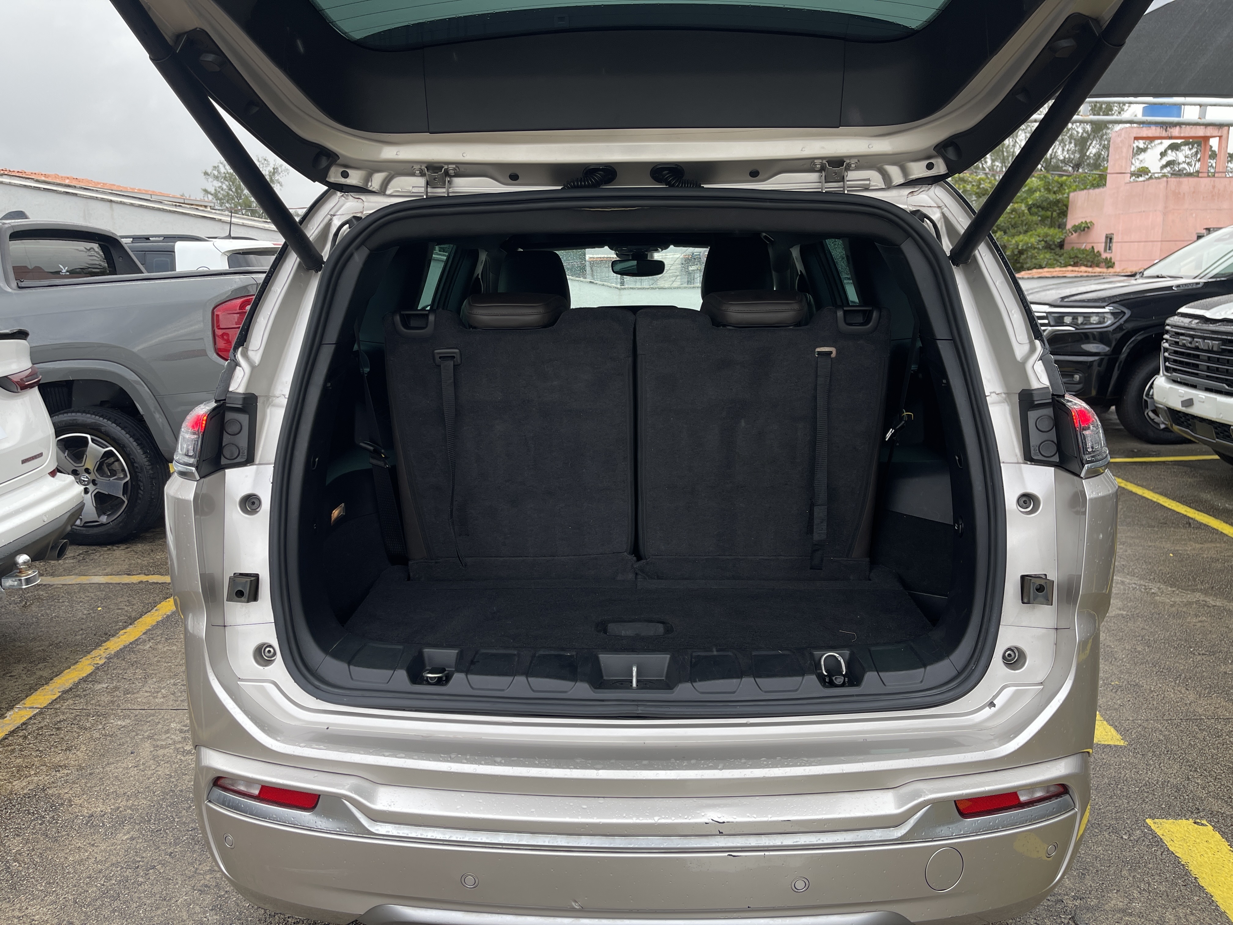 COMMANDER 1.3 T270 TURBO FLEX OVERLAND AT66