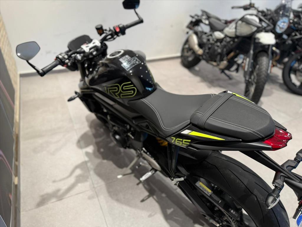 TRIUMPH-STREET-TRIPLE RS ABS