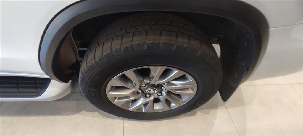 HILUX SW4 2.8 D-4D TURBO DIESEL SRX 4X4 AUTOMÁTICO9