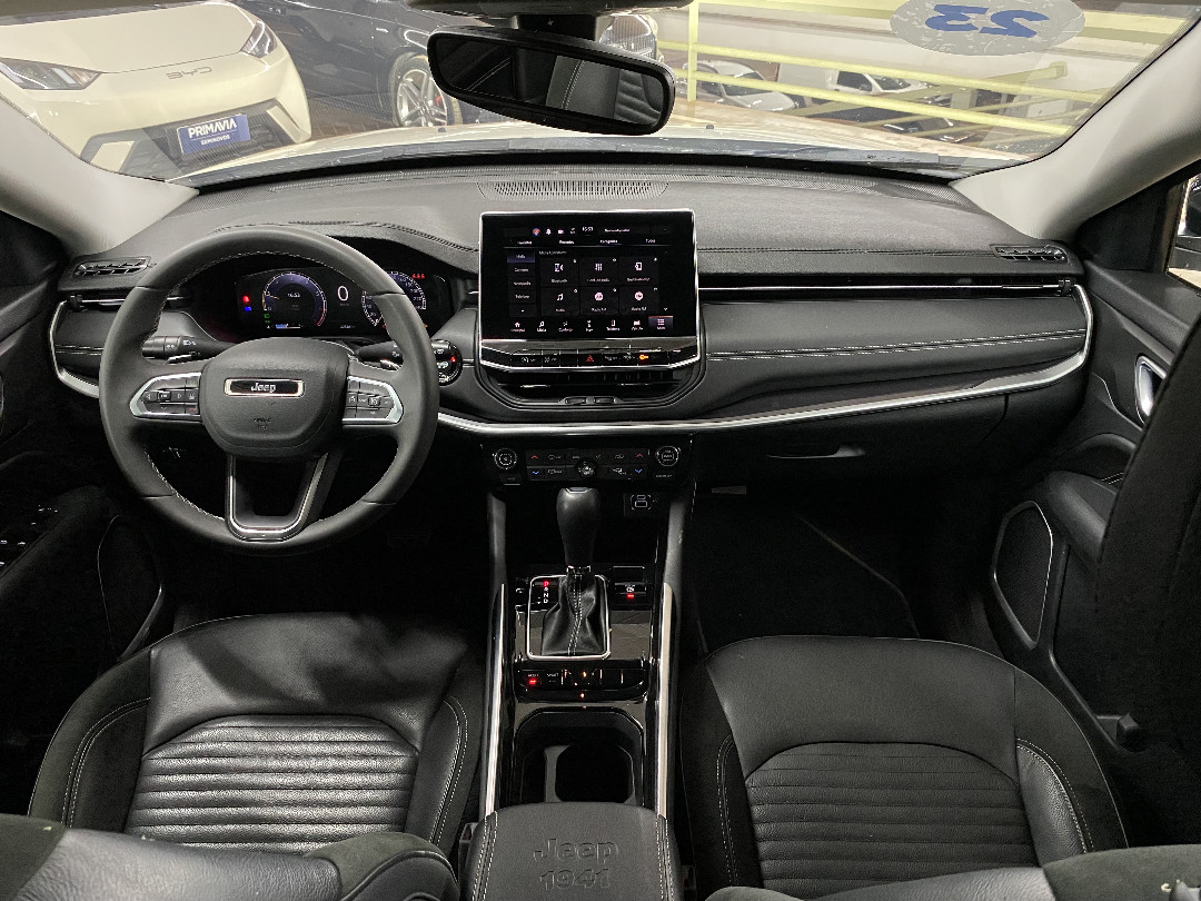 COMMANDER 1.3 T270 TURBO FLEX LONGITUDE AT6