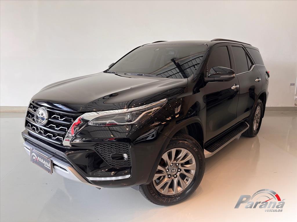 Compre já TOYOTA HILUX SW4 2.8 D-4D TURBO DIESEL SRX 7L 4X4 AUTOMÁTICO 6952943Paraná Veículos Campinas - Veículos novos e seminovos com qualidade e procedência
