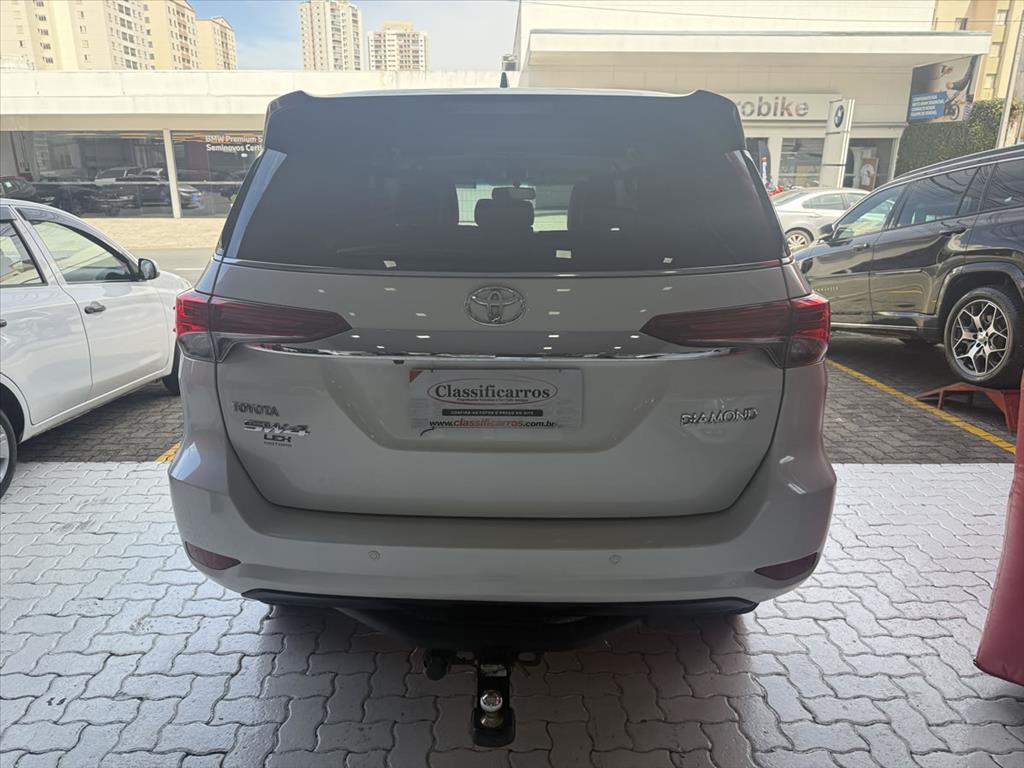 Toyota Hilux Sw4 - 2.8 SRX DIAMOND 4X4 7 LUGARES 16V TURBO INTERCOOLER DIESEL 4P AUTOMÁTICO