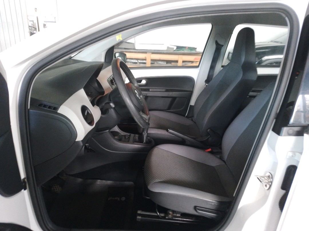 VW - Volkswagen-UP-1.0 TSI MOVE UP 12V FLEX 4P MANUAL