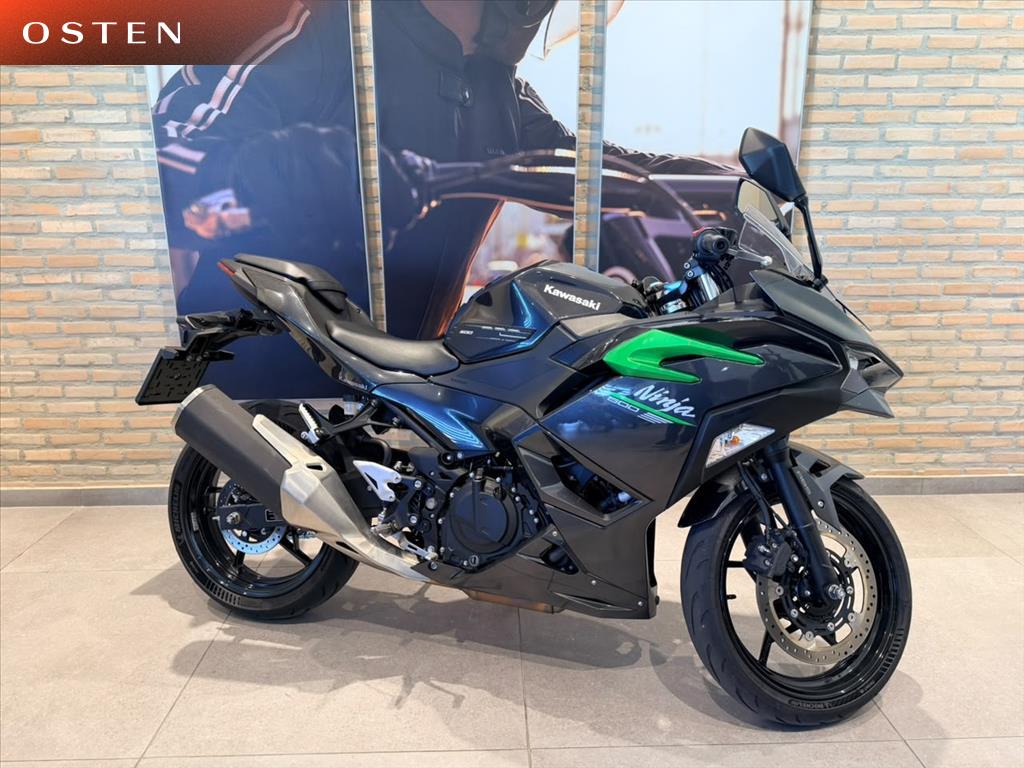 KAWASAKI-NINJA-500