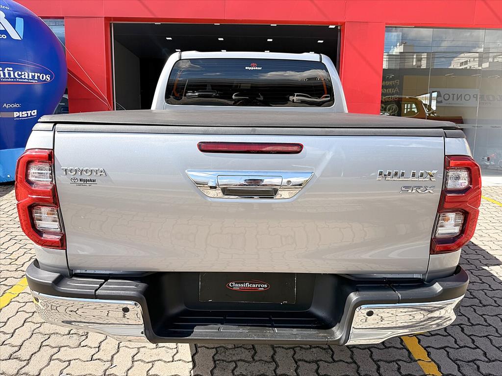 Toyota Hilux - 2.8 D-4D TURBO DIESEL CD SRX 4X4 AUTOMÁTICO