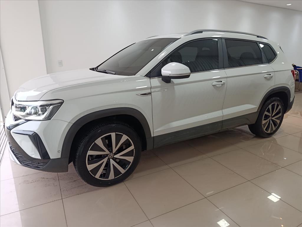 TAOS 1.4 250 TSI TOTAL FLEX HIGHLINE AUTOMÁTICO1