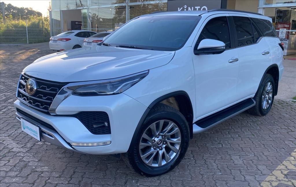 HILUX SW4 2.8 D-4D TURBO DIESEL SRX 7L 4X4 AUTOMÁTICO7