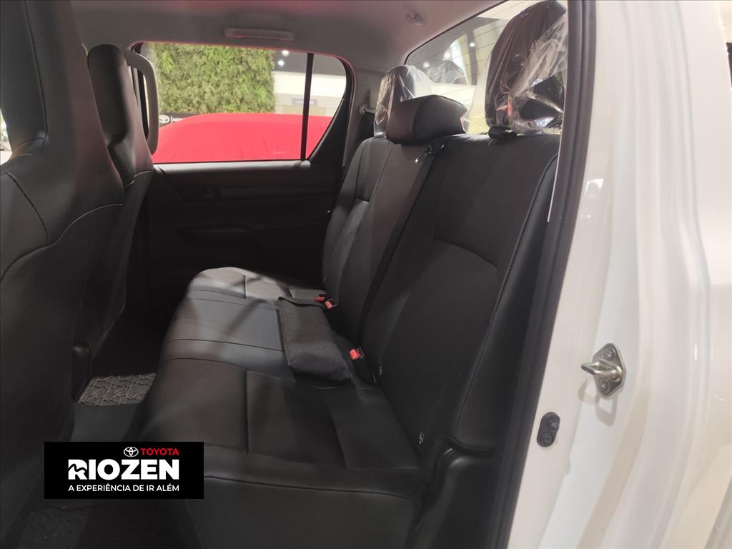 HILUX 2.8 D-4D TURBO DIESEL CD POWER PACK 4X4 AUTOMÁTICO5
