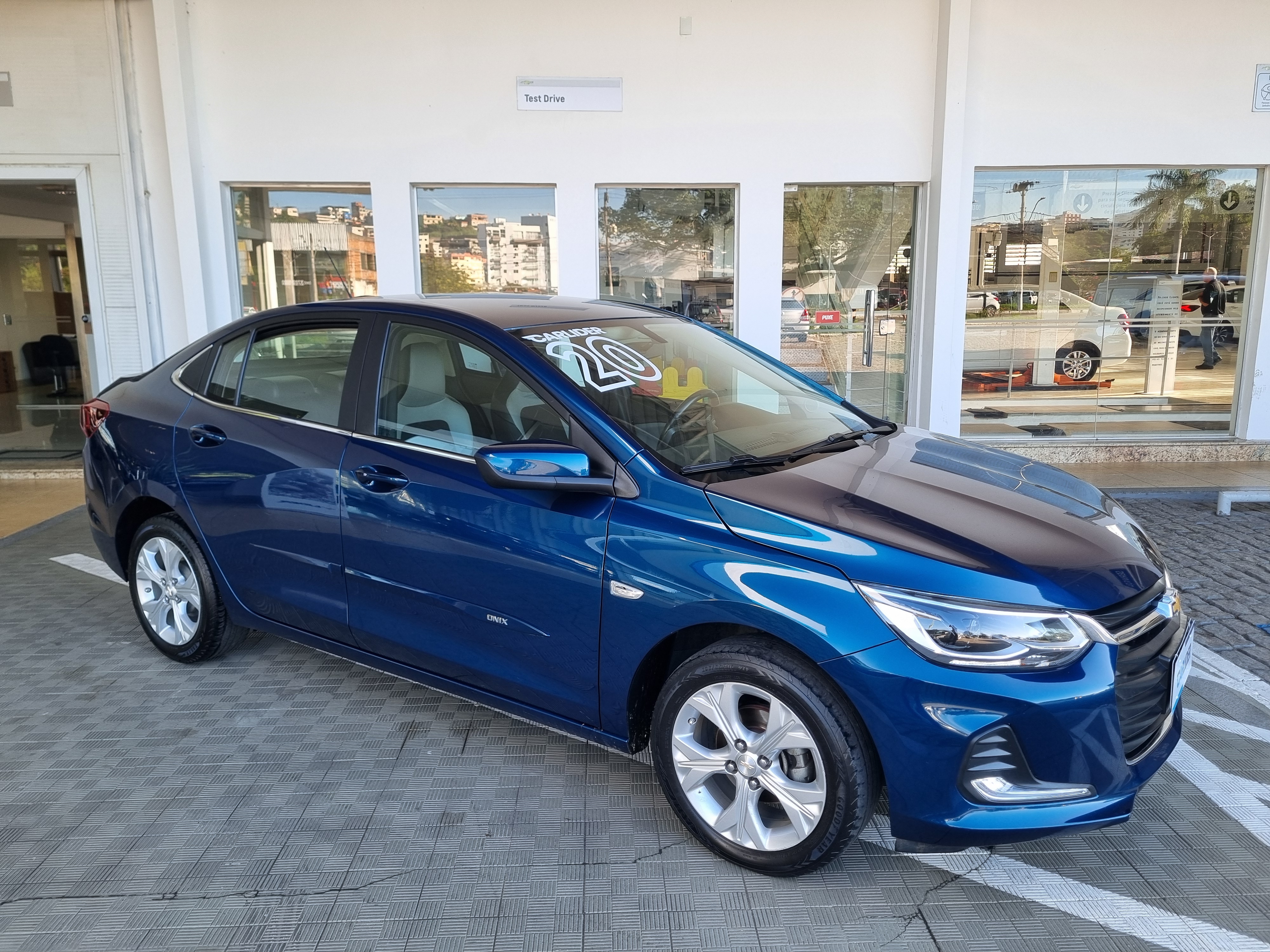 ONIX PLUS 1.0 TURBO FLEX PREMIER AUTOMÁTICO4